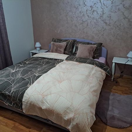 דירות פוצ'ה Apartman Lara 2 מראה חיצוני תמונה