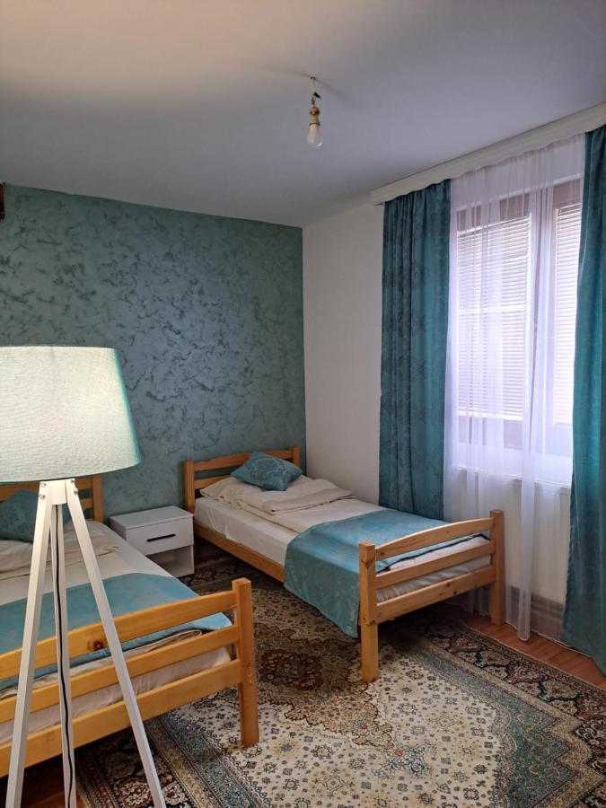 דירות פוצ'ה Apartman Lara 2 מראה חיצוני תמונה