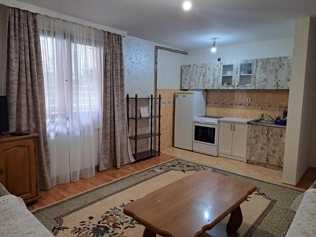 דירות פוצ'ה Apartman Lara 2 מראה חיצוני תמונה